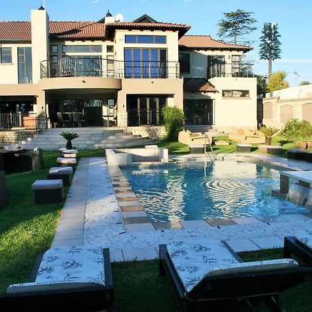 Africa Paradise - Or Tambo Airport Boutique Hotel Бенони Экстерьер фото