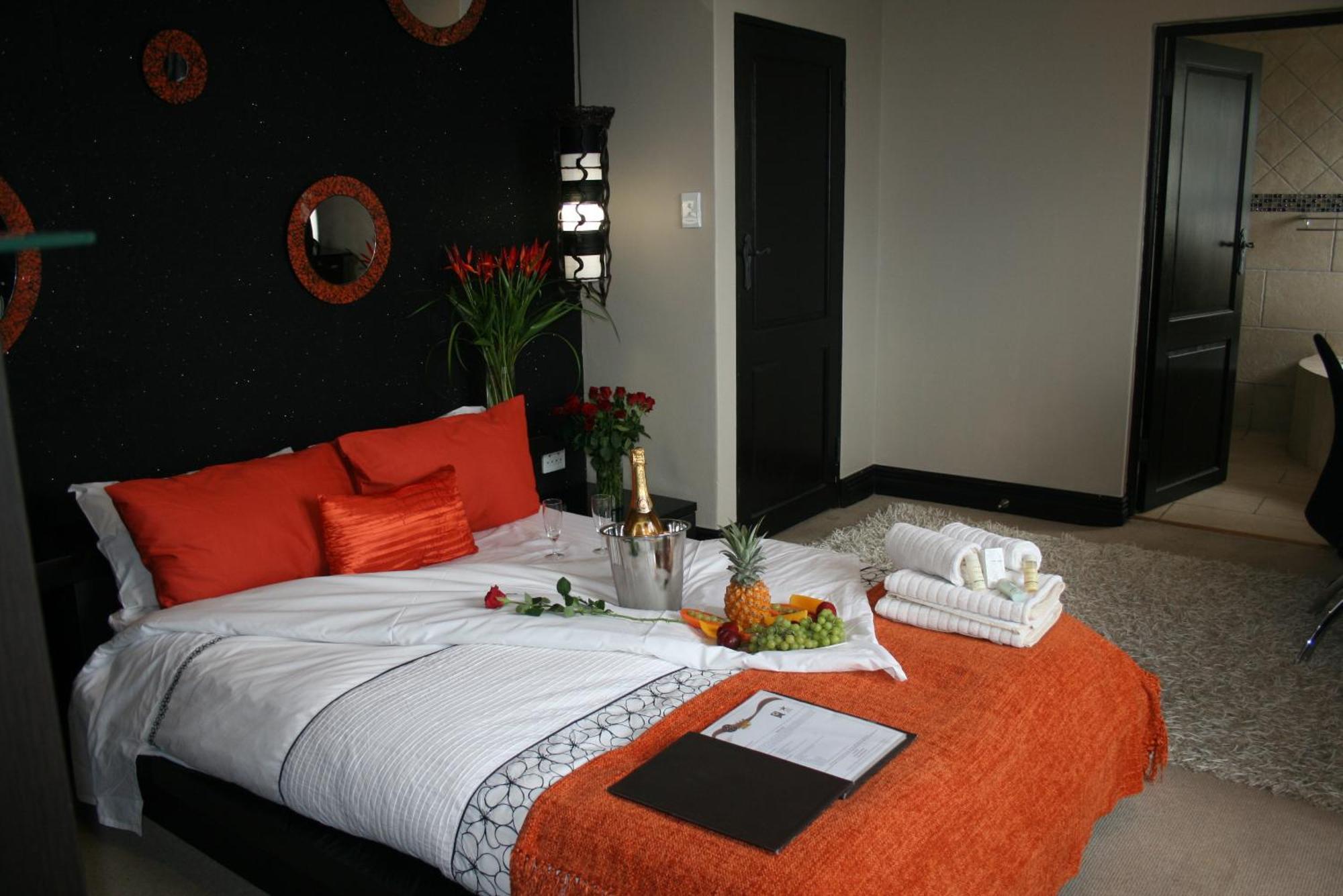 Africa Paradise - Or Tambo Airport Boutique Hotel Бенони Экстерьер фото