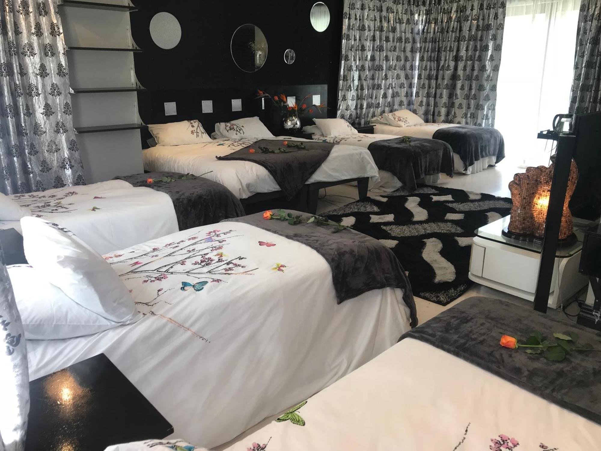 Africa Paradise - Or Tambo Airport Boutique Hotel Бенони Номер фото