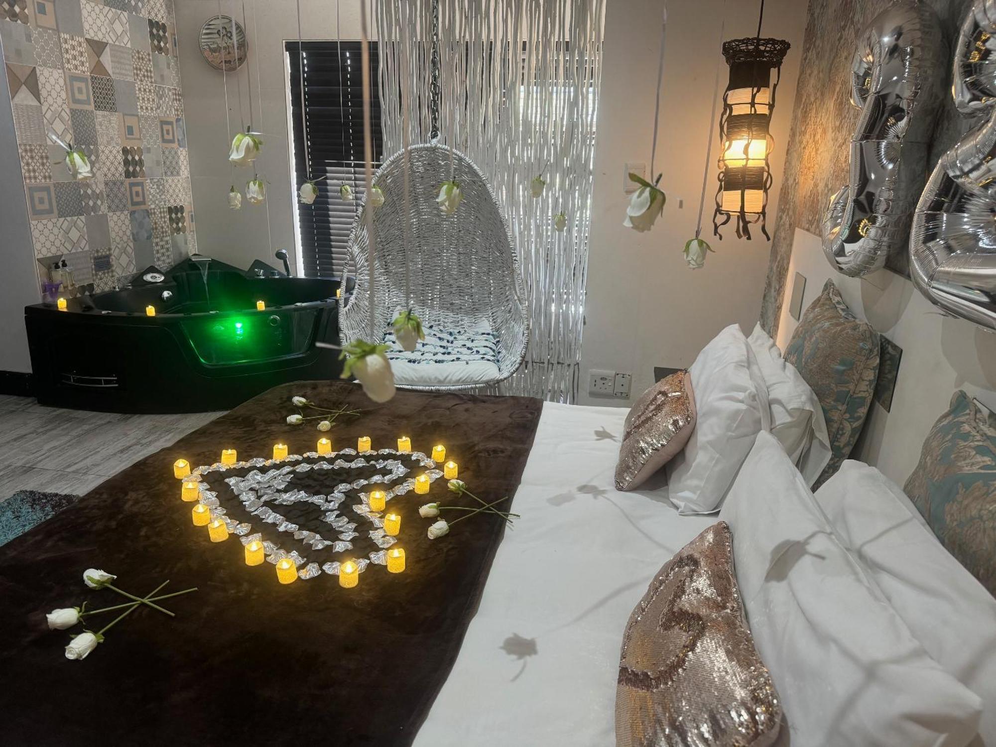 Africa Paradise - Or Tambo Airport Boutique Hotel Бенони Экстерьер фото
